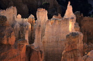 Family-friendly activities include Hoodoos in Bryce Canyon